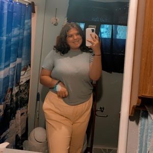 Meet your Posher, Alyssa